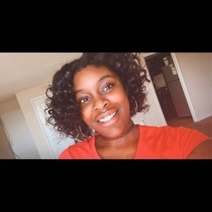 Meet your Posher, Jamila